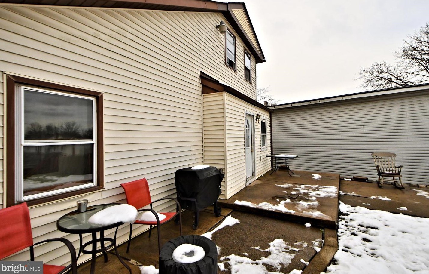 215 Franklin St, Alburtis PA 18011-5008 exterior