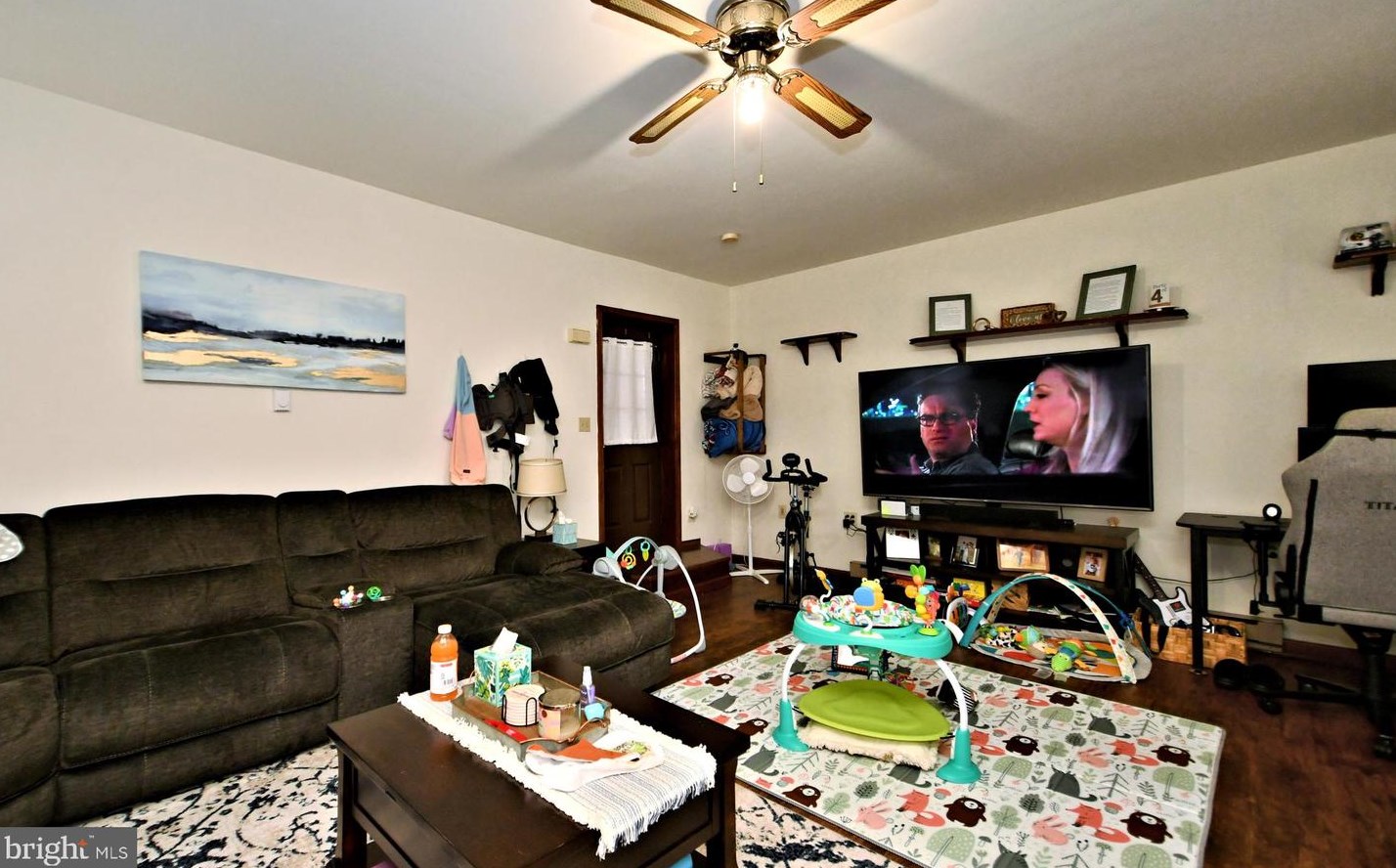 215 Franklin St, Alburtis PA 18011-5008 exterior