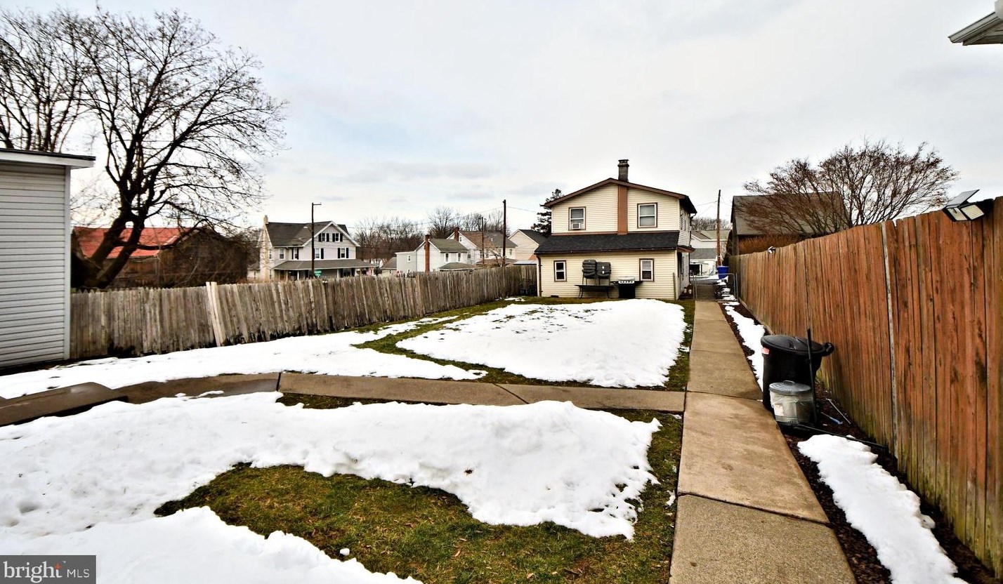 215 Franklin St, Alburtis PA 18011-5008 exterior