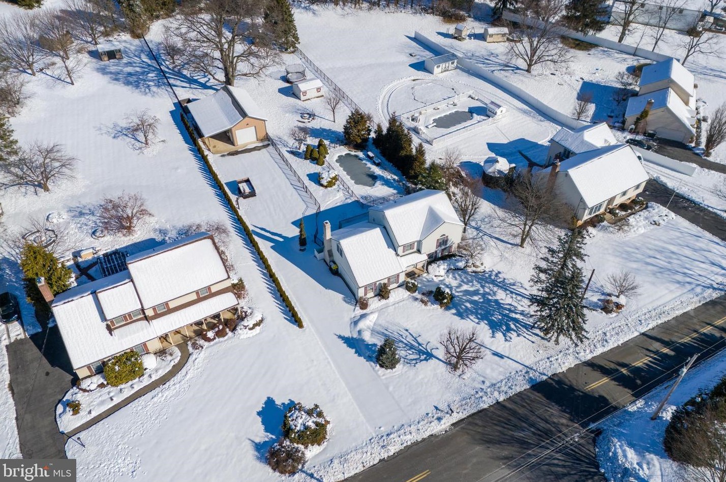 4139 Hickory Rd, Schnecksville PA  18078-2454 exterior