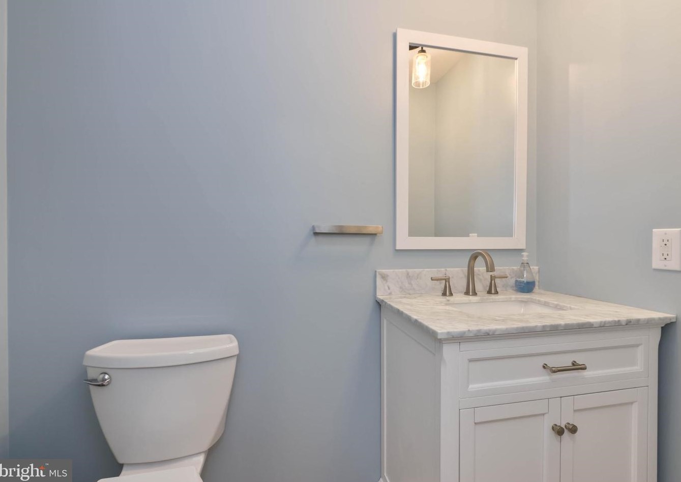 5934 Holiday Dr, Allentown PA  18104-9436 exterior