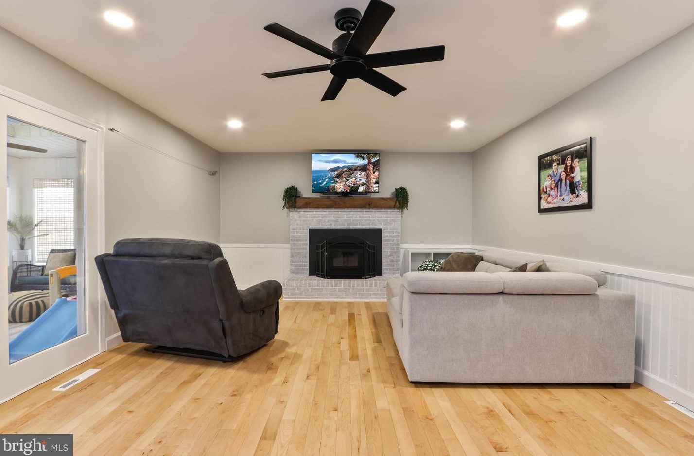 5934 Holiday Dr, Allentown PA  18104-9436 exterior