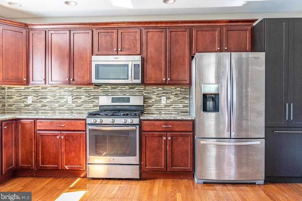 544 3 St, Emmaus PA 18049-3914 exterior