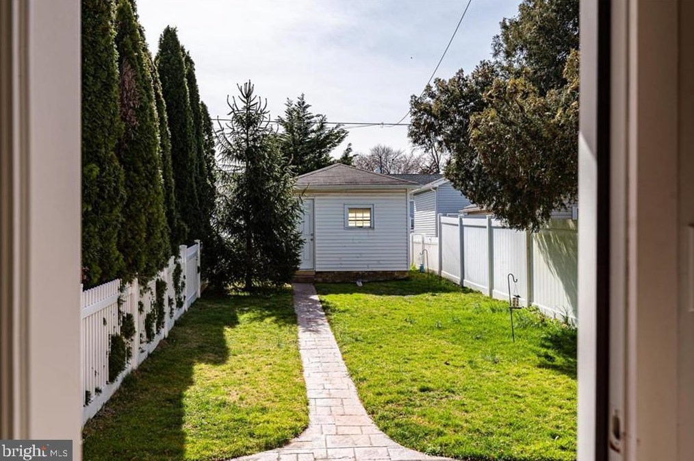 544 3 St, Emmaus PA 18049-3914 exterior