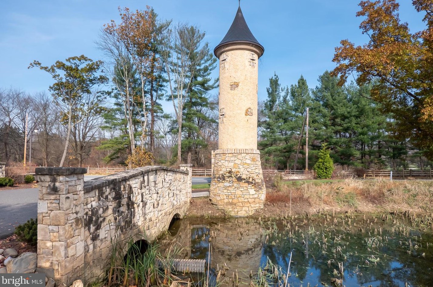 2812 Clos Renoir, Bethlehem PA  18015-9119 exterior