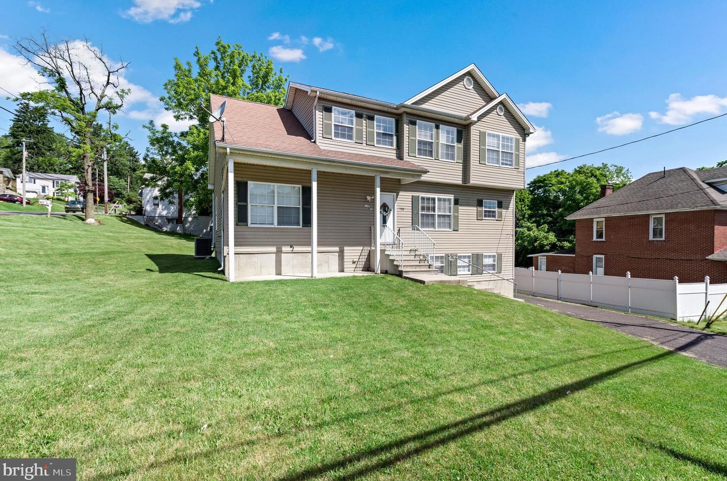 701 Weil St, Bethlehem PA 18015-3948 exterior