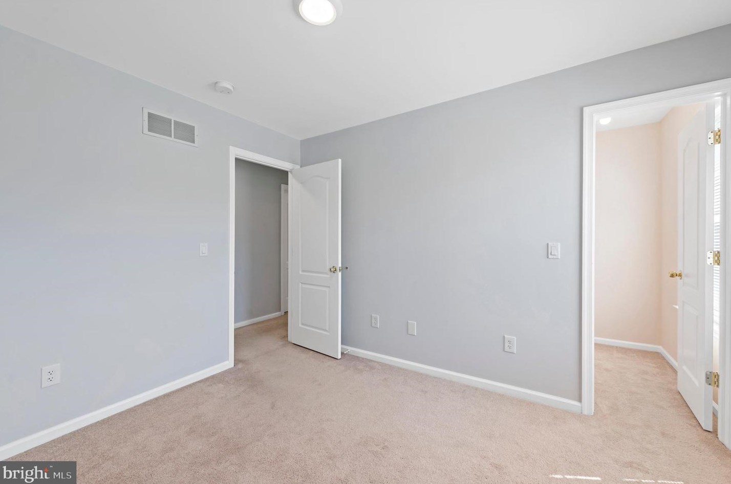 701 Weil St, Bethlehem PA 18015-3948 exterior