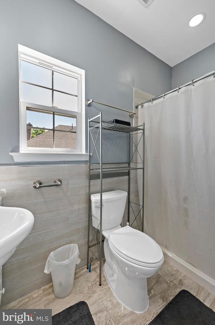 701 Weil St, Bethlehem PA 18015-3948 exterior