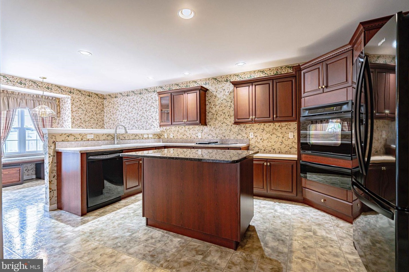 1998 Rolling Mdw Dr, Macungie PA  18062-8870 exterior