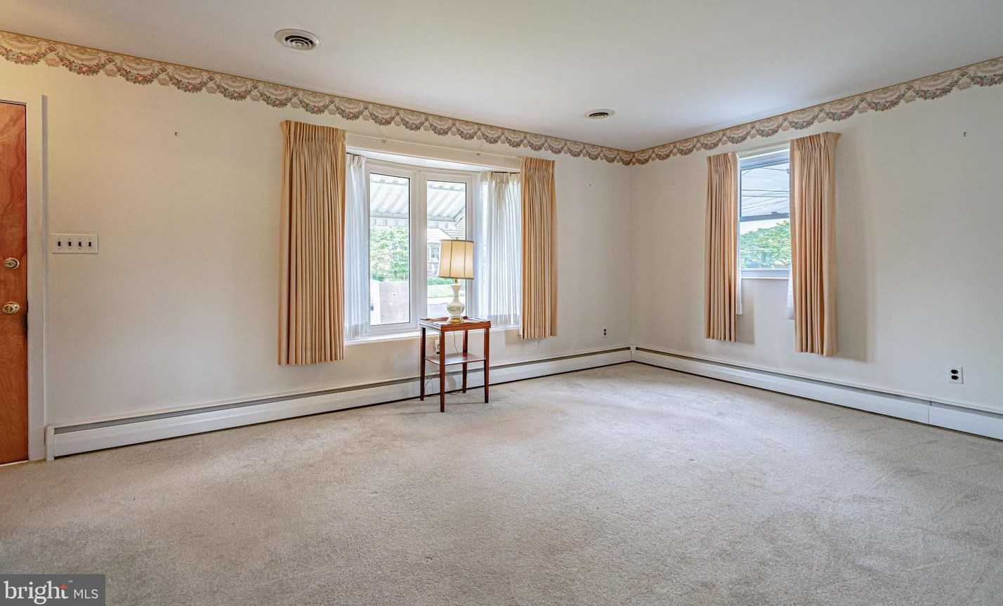 515 Franklin St, Emmaus PA 18049-2111 exterior