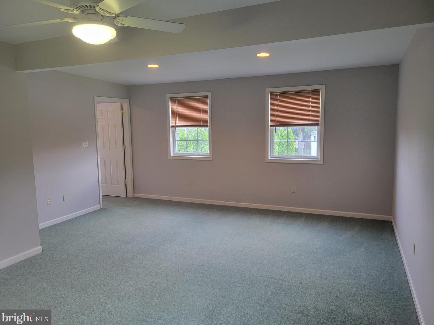 435 5 St, Emmaus PA 18049-4535 exterior