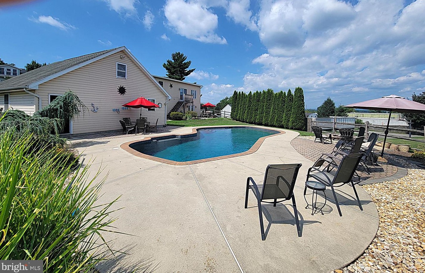 435 5 St, Emmaus PA 18049-4535 exterior