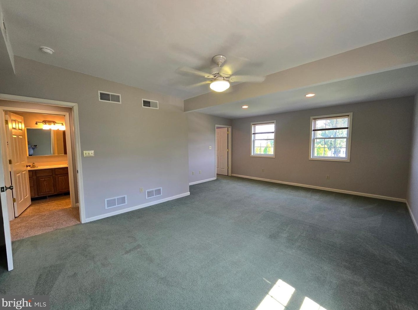 435 5 St, Emmaus PA 18049-4535 exterior