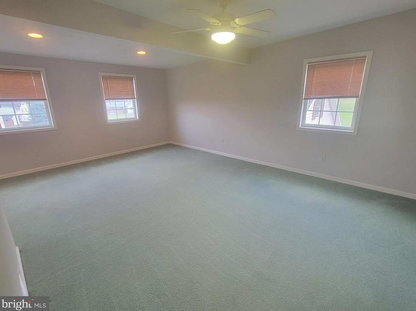 435 5 St, Emmaus PA 18049-4535 exterior