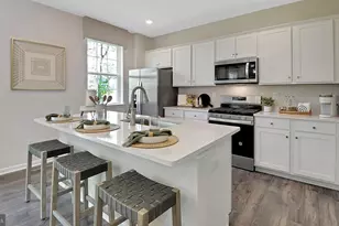 2041 Gregory Dr, Allentown, PA 18103 - Photo 7