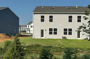 1207 Susan Cir, Breinigsville, PA 18031 - Photo 3