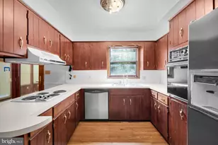 3908 Short Hill Dr, Allentown, PA 18104 - Photo 7