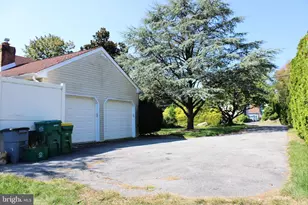 1385 Brookside Rd, Allentown, PA 18106 - Photo 3