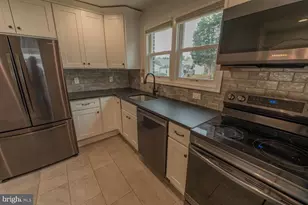 137 Lee St, Emmaus, PA 18049 - Photo 3