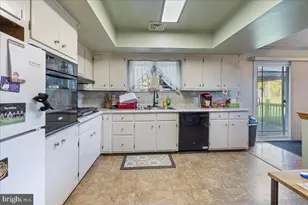 7512 S Main St, Coopersburg, PA 18036 - Photo 9