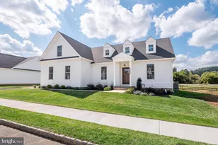 4268 Stonebridge Dr, Bethlehem, PA 18015 - Photo 5