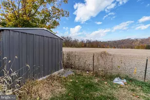 1041 Dogwood St, Laurys Station, PA 18059 - Photo 27