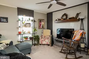 1041 Dogwood St, Laurys Station, PA 18059 - Photo 5