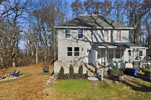 503 Mountain Top Ln, Allentown, PA 18103 - Photo 3