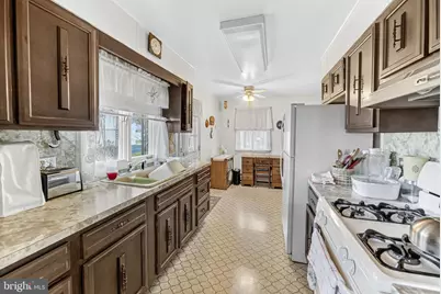 834 Hokendauqua Street, Coplay, PA 18037 - Photo 7