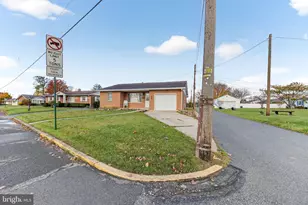 834 Hokendauqua St, Coplay, PA 18037 - Photo 19