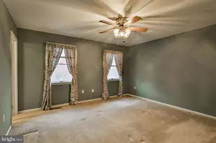 1110 Greenbriar Ln, Laurys Station, PA 18059 - Photo 13