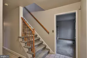 1110 Greenbriar Ln, Laurys Station, PA 18059 - Photo 5