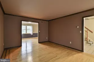 1110 Greenbriar Ln, Laurys Station, PA 18059 - Photo 7