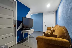 215 N 19th St, Allentown, PA 18104 - Photo 15