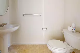 4039 Tournament Ct, Center Valley, PA 18034 - Photo 9