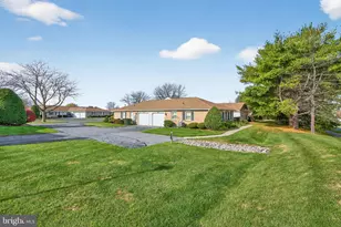 5743 Whitemarsh Dr, Macungie, PA 18062 - Photo 5