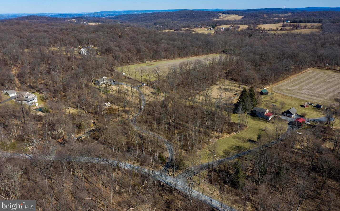 351 Cocalico Rd, Robesonia PA 19551-9224 exterior