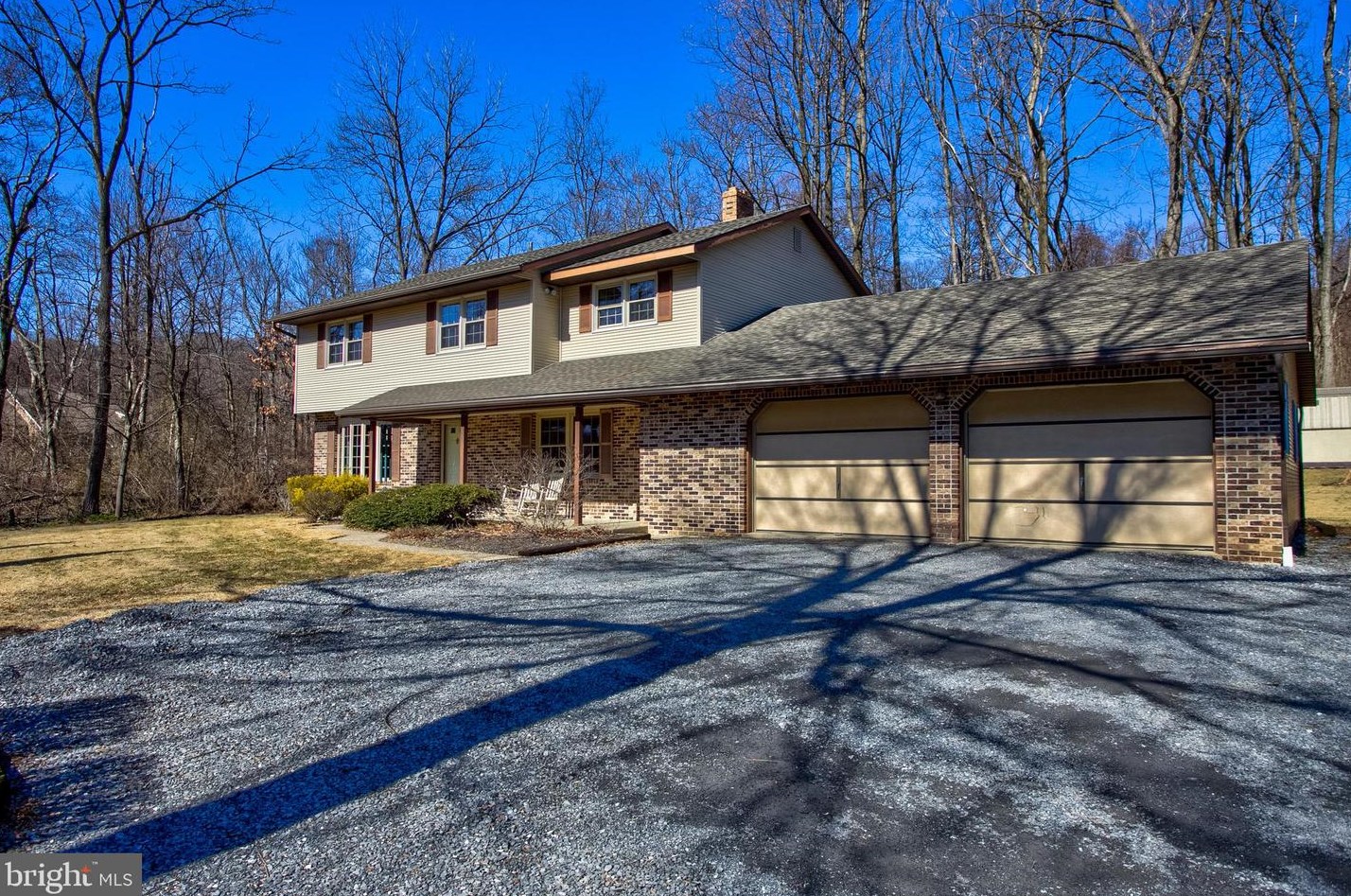 351 Cocalico Rd, Robesonia PA 19551-9224 exterior