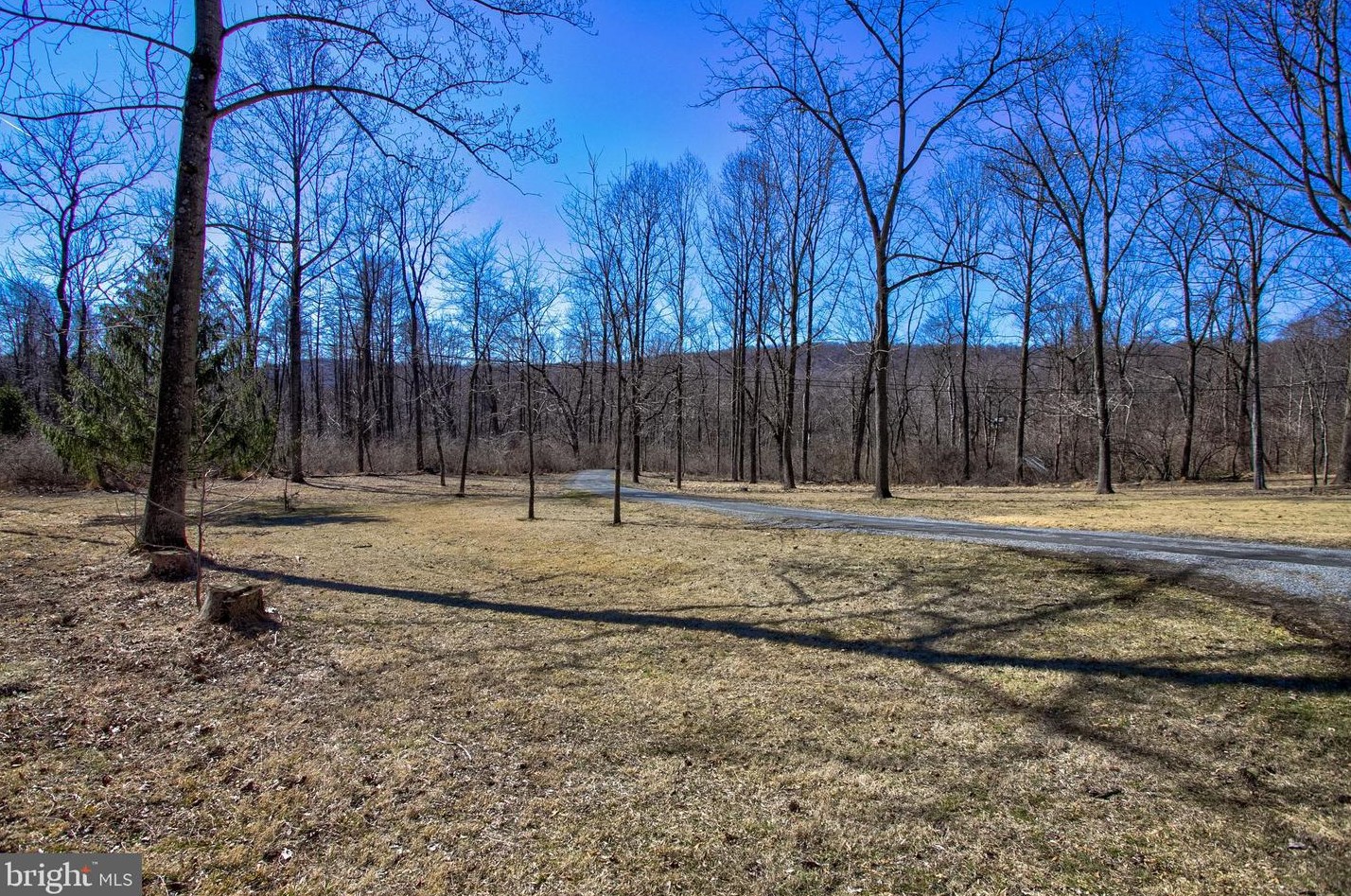 351 Cocalico Rd, Robesonia PA 19551-9224 exterior