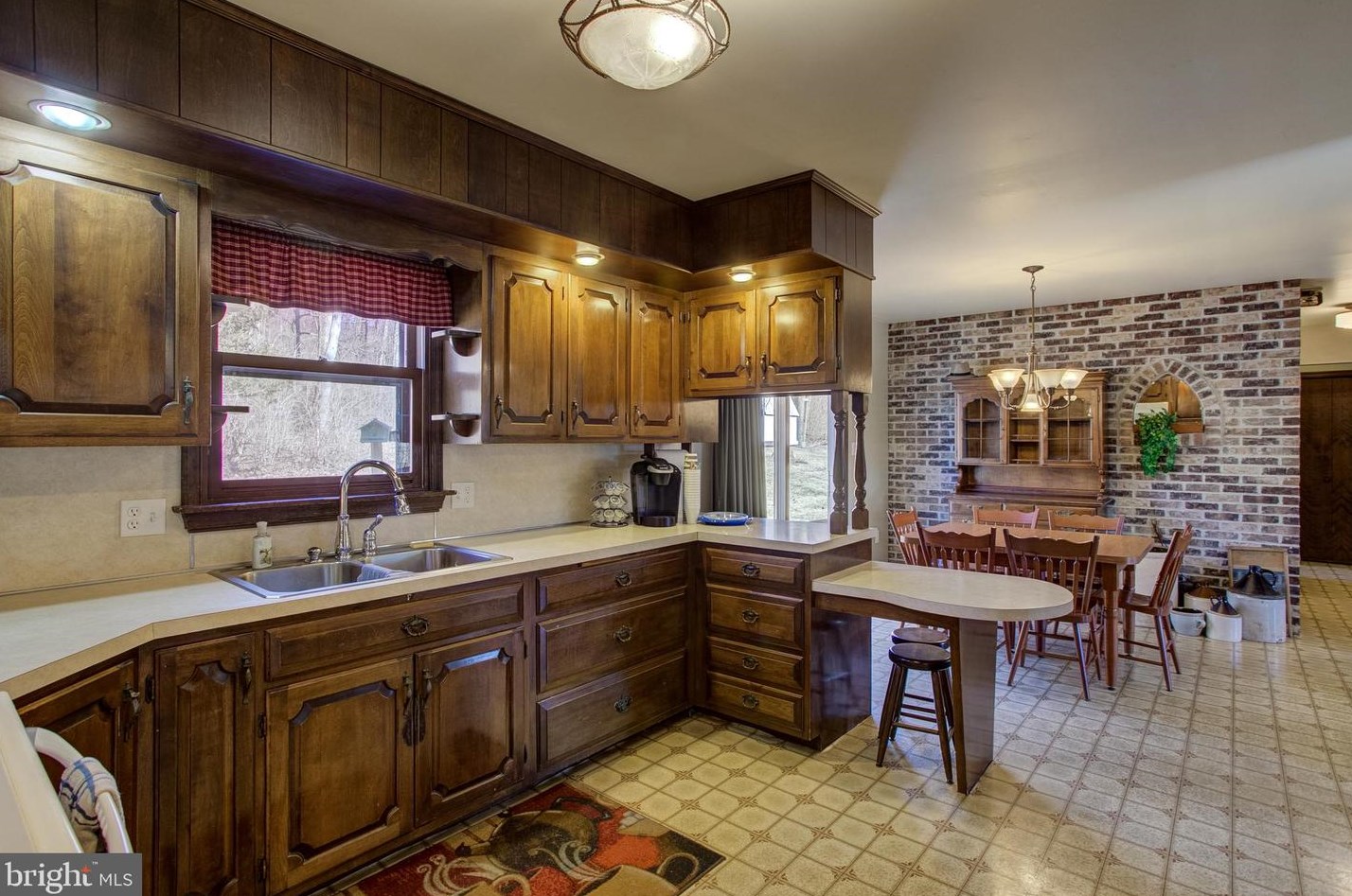 351 Cocalico Rd, Robesonia PA 19551-9224 exterior