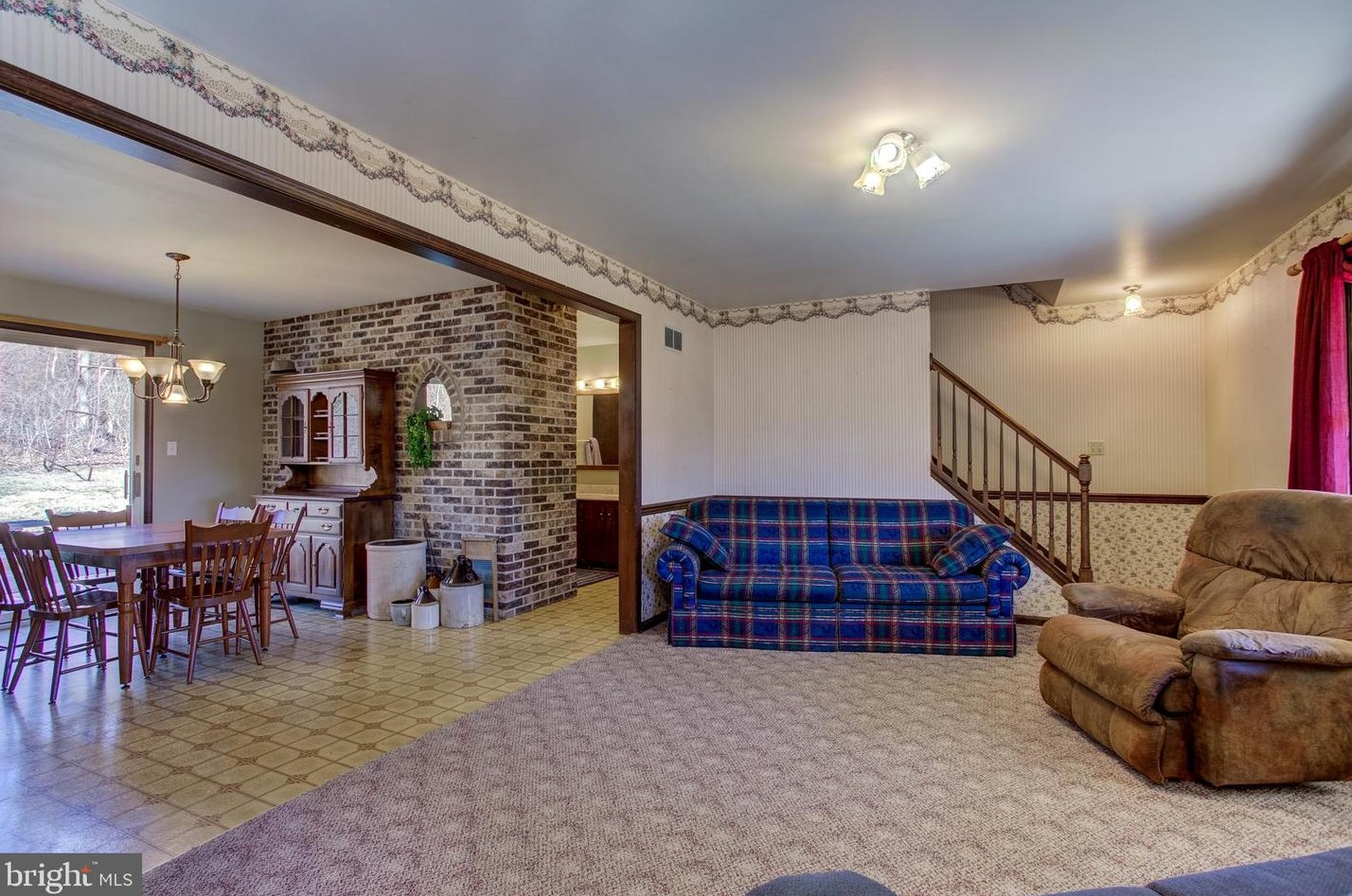 351 Cocalico Rd, Robesonia PA 19551-9224 exterior