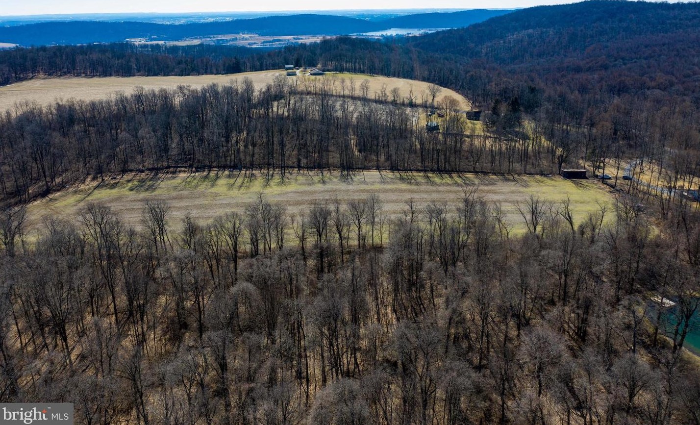 351 Cocalico Rd, Robesonia PA 19551-9224 exterior