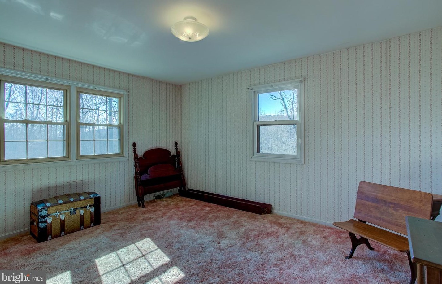 351 Cocalico Rd, Robesonia PA 19551-9224 exterior