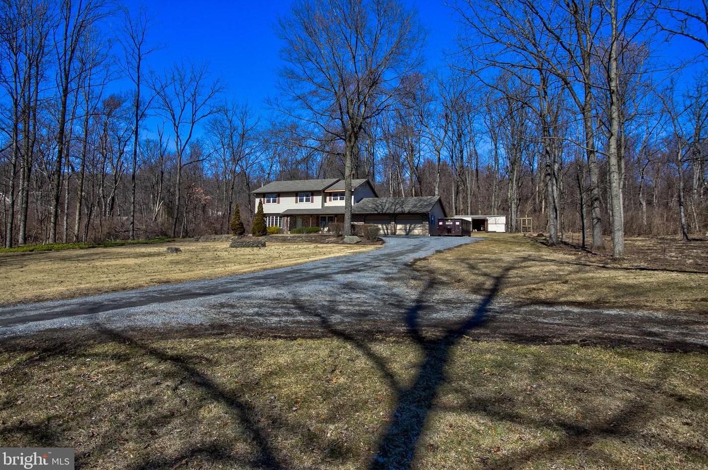 351 Cocalico Rd, Robesonia PA 19551-9224 exterior