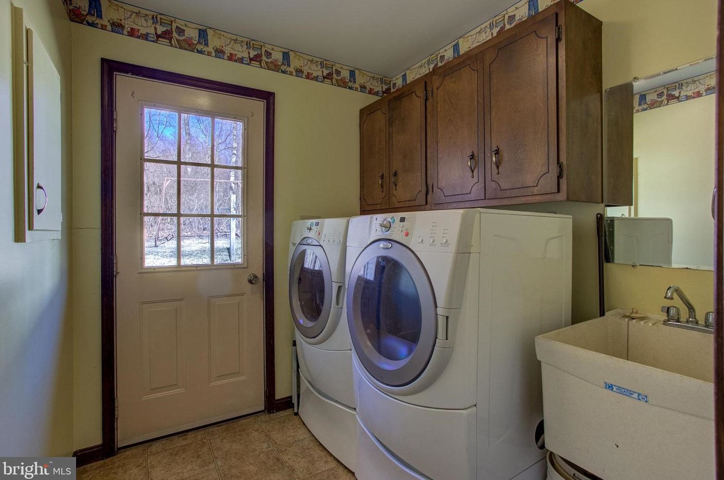 351 Cocalico Rd, Robesonia PA 19551-9224 exterior