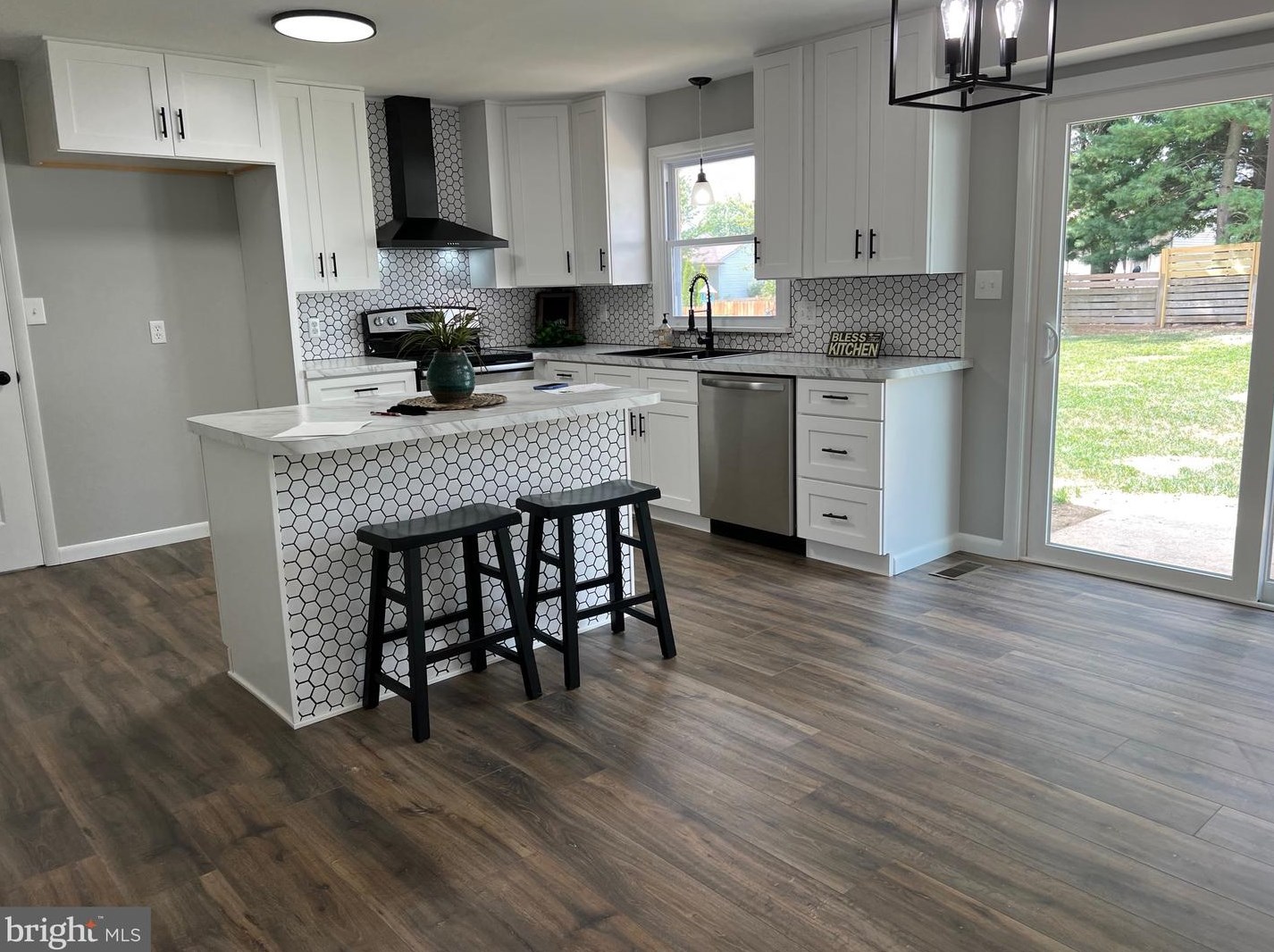 1827 Martin Dr, Lebanon PA  17046-1830 exterior