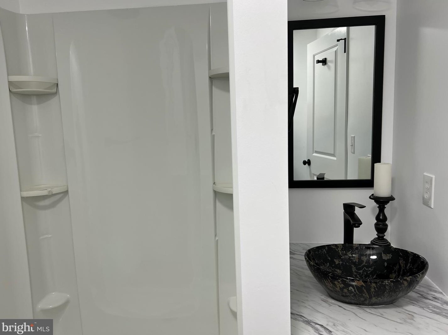 1827 Martin Dr, Lebanon PA  17046-1830 exterior