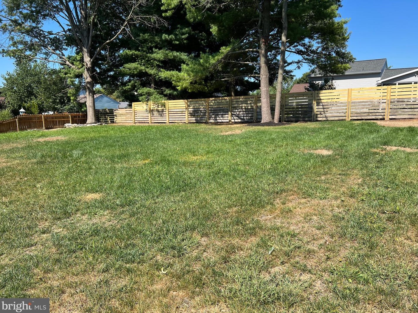 1827 Martin Dr, Lebanon PA  17046-1830 exterior