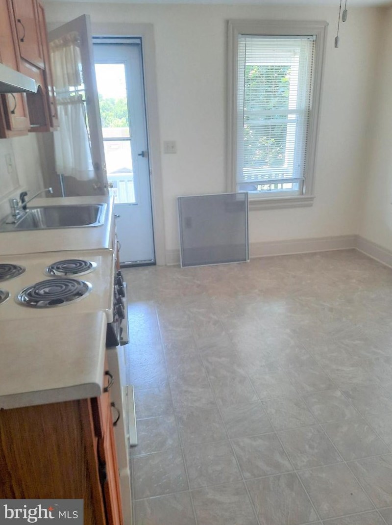 340 Pershing Ave, Lebanon PA  17042-6253 exterior