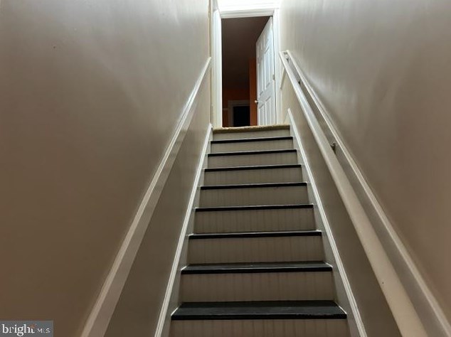 1402 Weavertown Rd, Lebanon PA  17046-2275 exterior